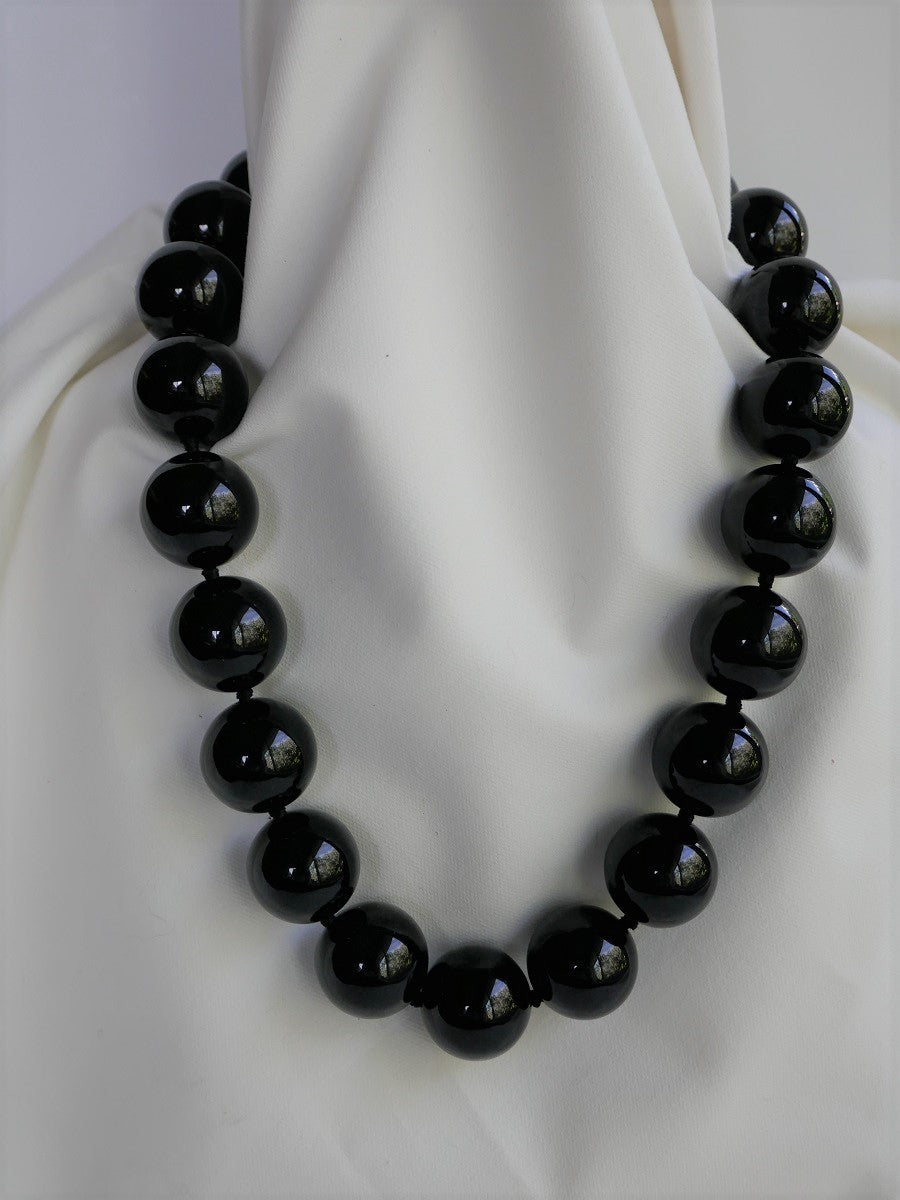 One Strand 20mm Onyx Gemstone Necklace
