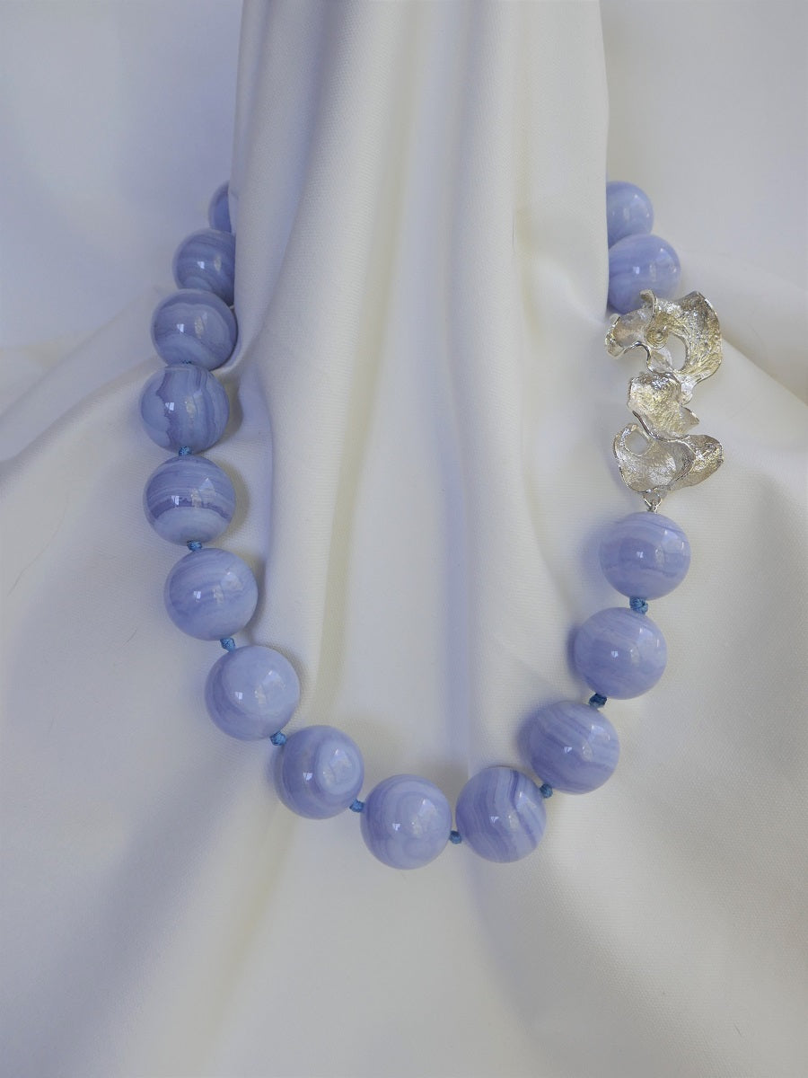 One Strand 20mm AAA Blue Lace Agate Exclusive 925 Sterling Pod Clasp Gemstone Necklace