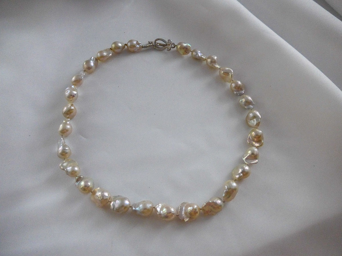 ONE STRAND NATURAL BAROQUE AKOYA PEARL NECKLACE