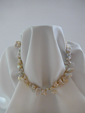 ONE STRAND NATURAL AKOYA PEARL NECKLACE