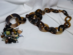 ONE STRAND OVAL HORN DOUGHNUTS & SEMI-PRECIOUS STONE LARIAT NECKLACE