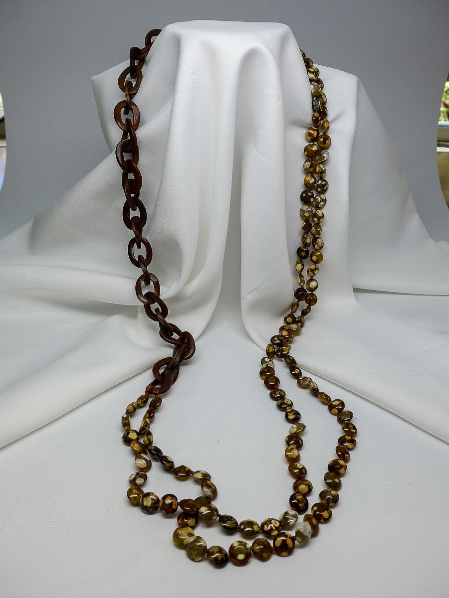 One Strand Wood and Agate Necklace