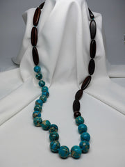 ONE STRAND WOOD AND TURQUOISE GEMSTONE NECKLACE