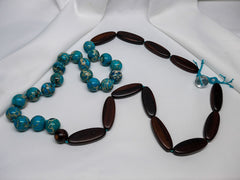 ONE STRAND WOOD AND TURQUOISE GEMSTONE NECKLACE