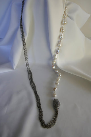 ONE STRAND WHITE BAROQUE CULTURED PEARL, 925 OXIDIZED STERLING SILVER CHAINS WITH OXIDIZED SILVER WHITE TOPAZ BEAN LONG GEMSTONE NECKLACE