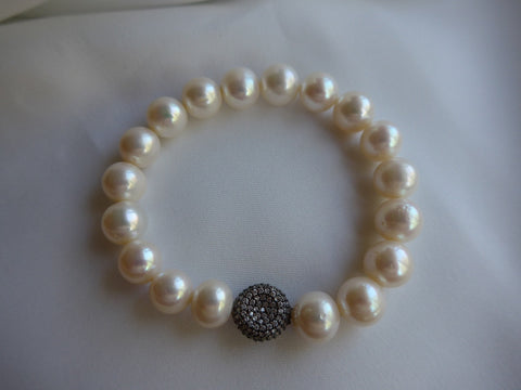 White Cultured Pearl Bracelet