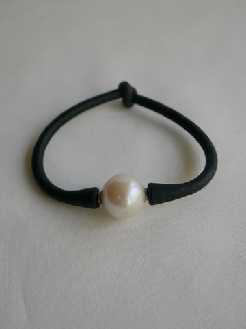 Cultured Pearl Black Rubber Bracelet