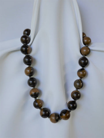 One Strand 20mm Two Tone Wood Bead Necklace
